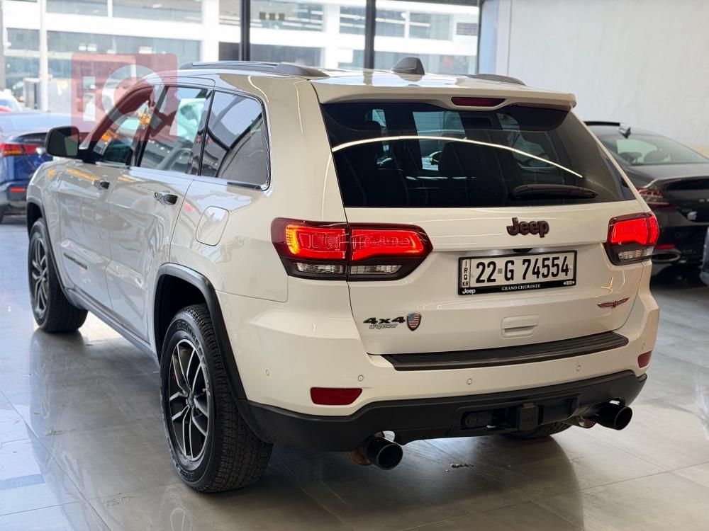 جیپ گراند شیرۆکی